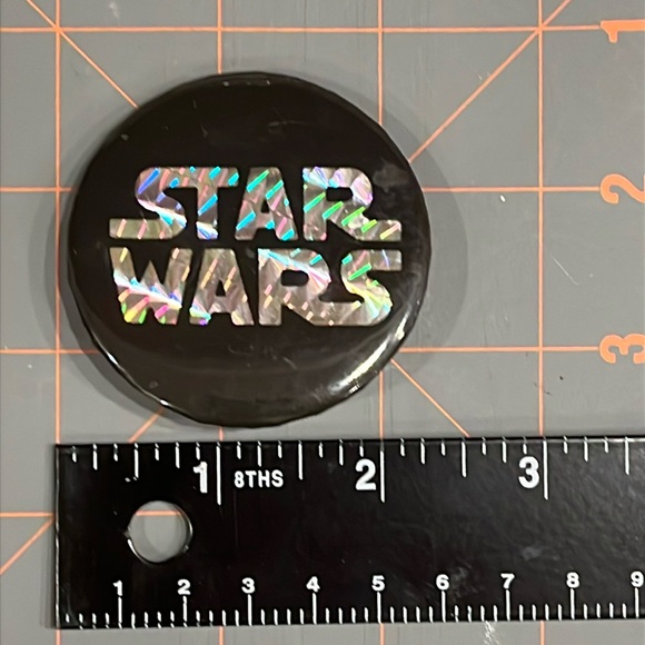 Vintage 1977 STAR WARS Prismatic Pin Star Wars Logo Button Preowned HTF - Picture 16 of 16